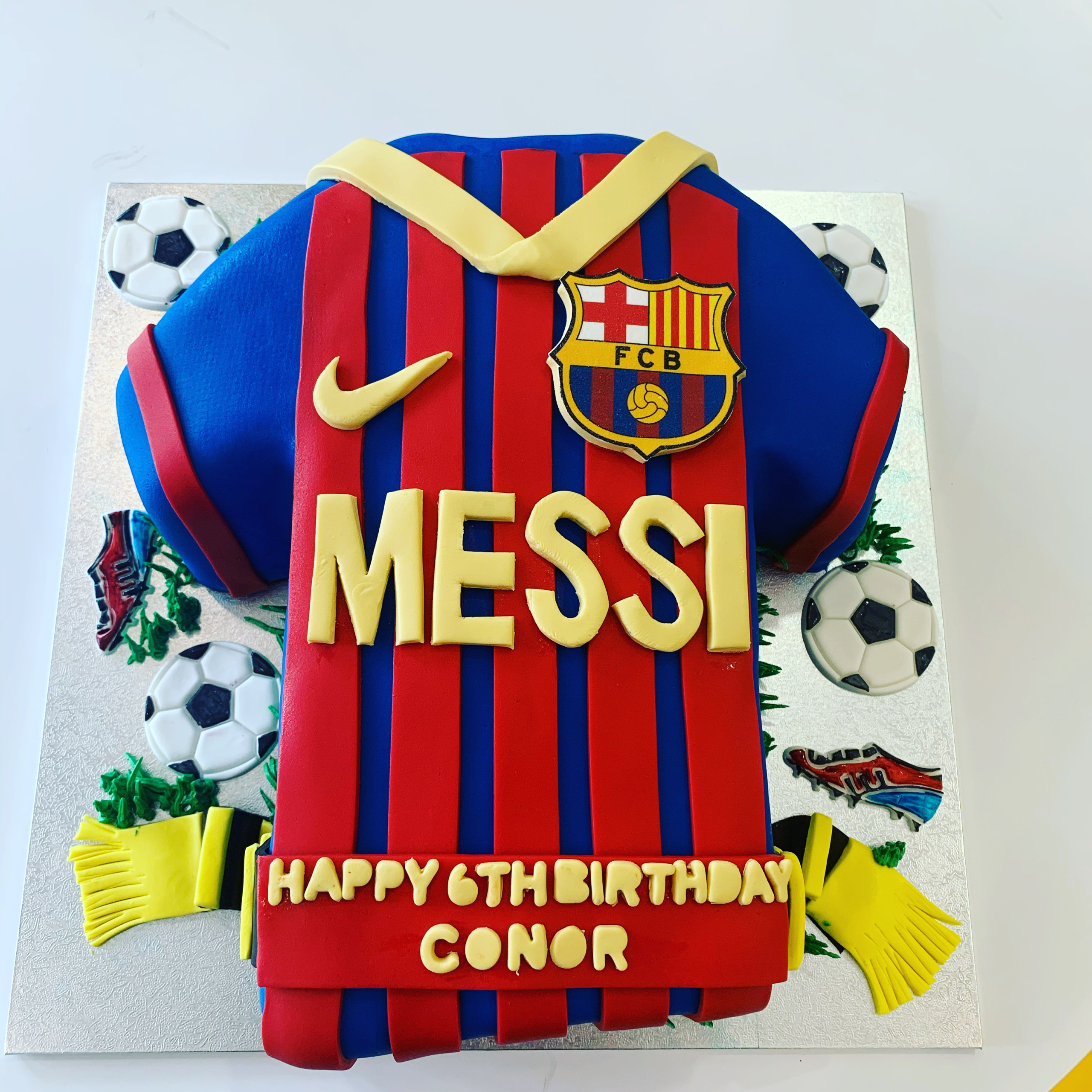 Gâteau d'anniversaire thème barça 🥰🥰 #barça #barcelone #barcelona  #barçacake #cakebarça #cakebirthday #cakedesign #cakedecorating | Instagram