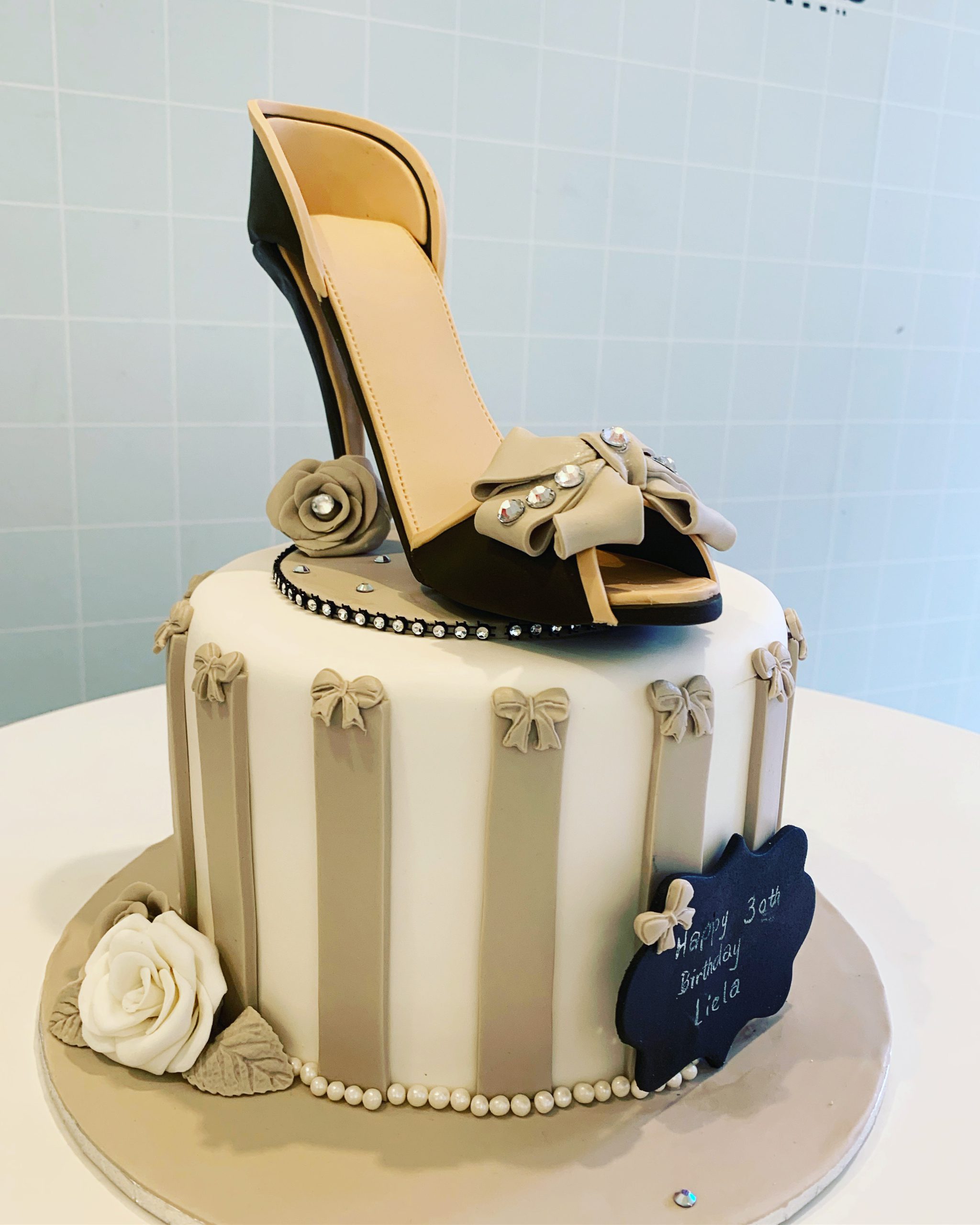 18th Birthday Louboutin Cake | An 18th Birthday Cake for the… | Flickr